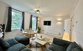 Stylish Penarth Marina Apartment